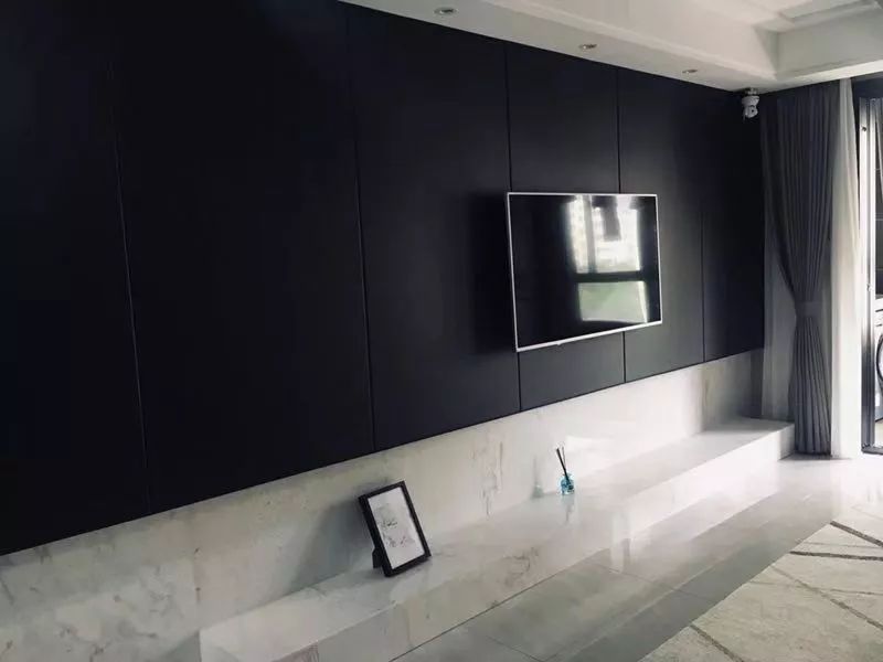 南京聚寶山莊137平米現(xiàn)代風(fēng)格裝修 年輕人的婚房可以這樣裝修06客廳