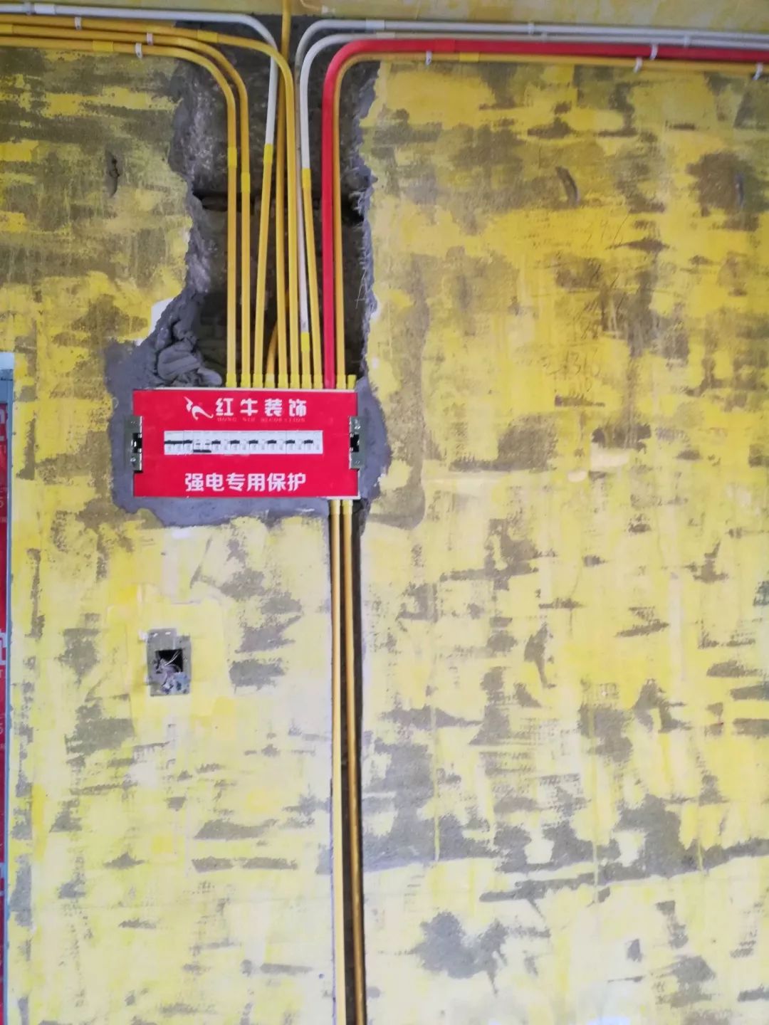 南京明月港灣105平米北歐風(fēng)格裝修  擁有獨(dú)立衣帽間與書房36強(qiáng)電專用保護(hù)