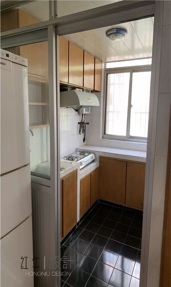 南京老房翻新--“能住”與“好住”之間，就差這點(diǎn)改變！07改造前_廚房