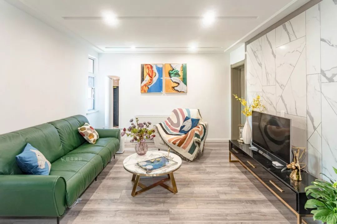 南京龍蟠花苑90㎡現(xiàn)代輕奢--老房升級改造，變身時尚精致家！03客廳改造