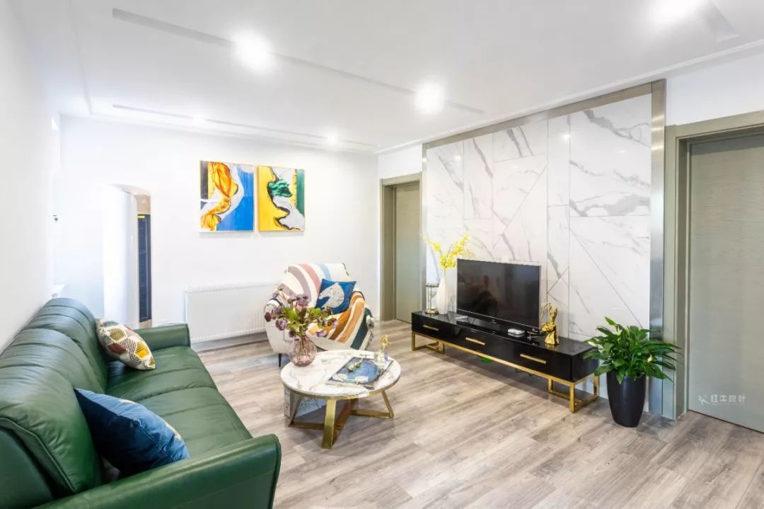 南京龍蟠花苑90㎡現(xiàn)代輕奢--老房升級改造，變身時尚精致家！04客廳改造