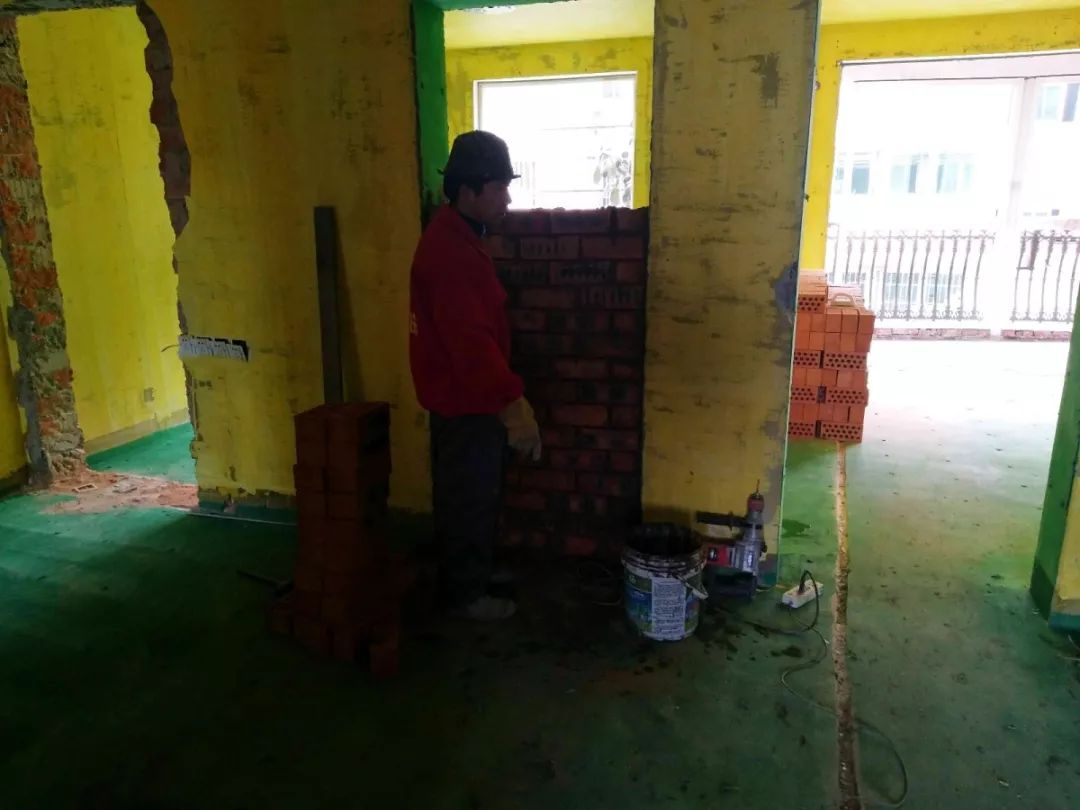 南京龍蟠花苑90㎡現(xiàn)代輕奢--老房升級改造，變身時尚精致家！24拆砌工程