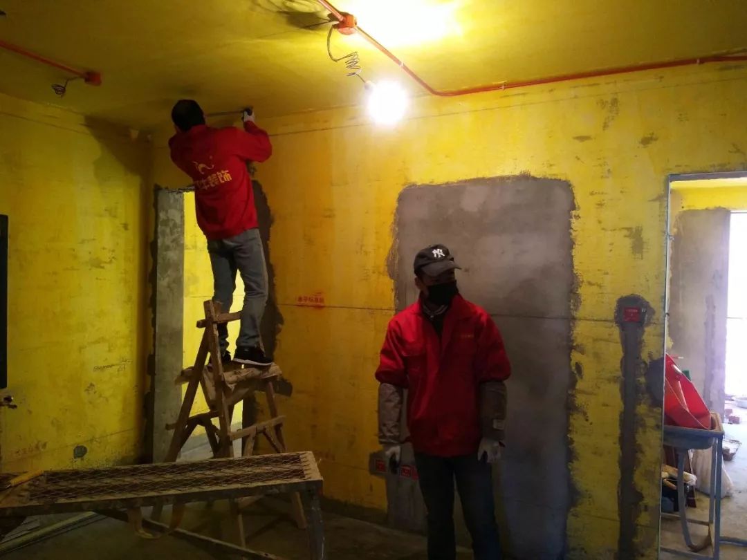 南京龍蟠花苑90㎡現(xiàn)代輕奢--老房升級改造，變身時尚精致家！30瓦木施工