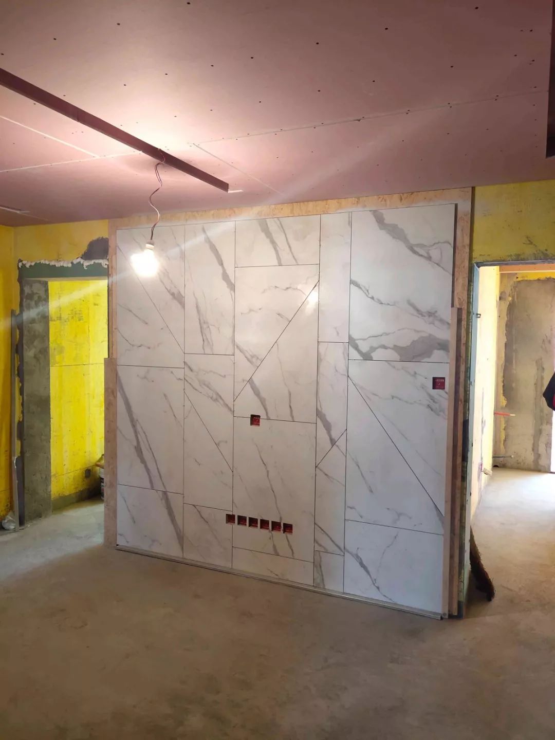 南京龍蟠花苑90㎡現(xiàn)代輕奢--老房升級改造，變身時尚精致家！33瓦木施工