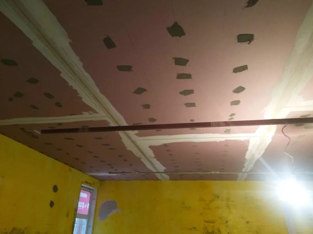 南京龍蟠花苑90㎡現(xiàn)代輕奢--老房升級改造，變身時尚精致家！35油漆施工