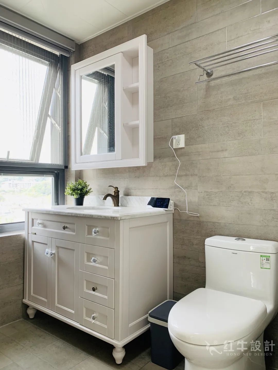 孟憲濤_保利國(guó)際社區(qū)115㎡現(xiàn)代北歐--簡(jiǎn)潔明亮之家，一人獨(dú)居太愜意！15實(shí)景效果_衛(wèi)生間