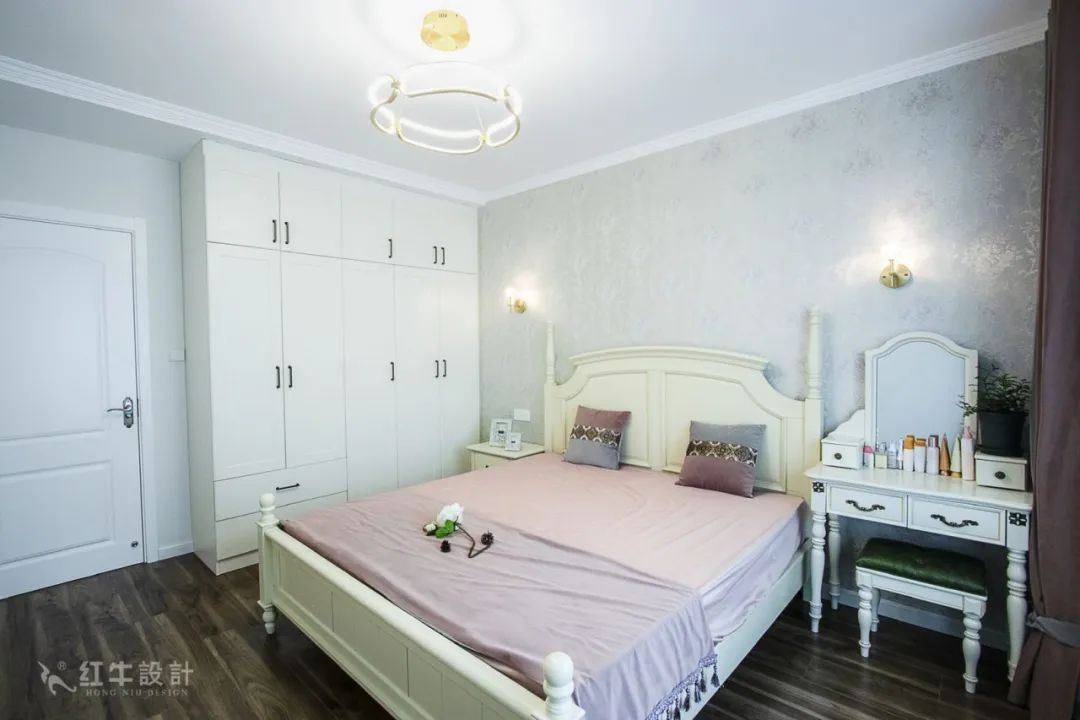 最美畢業(yè)照 ⑥--簡美不一定是深色系，也可以這樣清爽哦！08主臥室