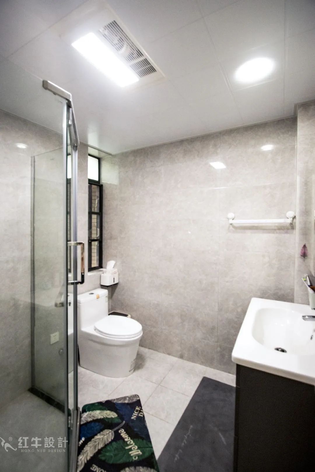 最美畢業(yè)照 ⑥--簡美不一定是深色系，也可以這樣清爽哦！11衛(wèi)生間