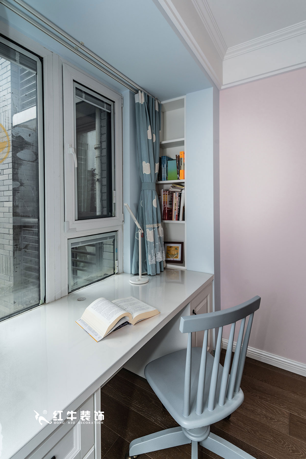 +logo_魏明花_華府國際-117㎡-簡美風(fēng)格（3室2廳2衛(wèi)，全包16萬）14兒童房書桌壁龕_華府-2