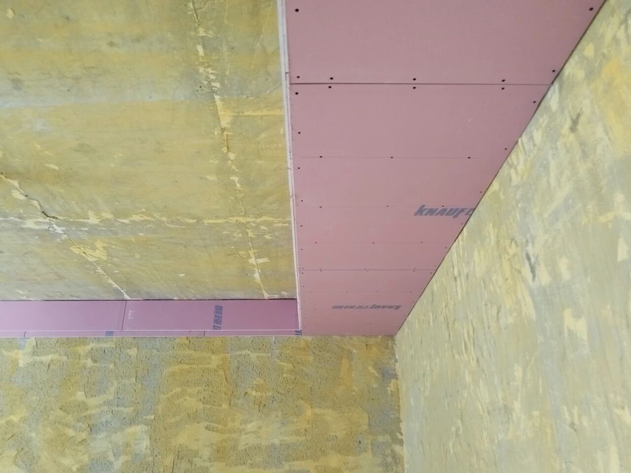 九月秋意漸濃，南京紅牛裝飾工地巡檢步履不停，只為兌現(xiàn)品質(zhì)承諾！