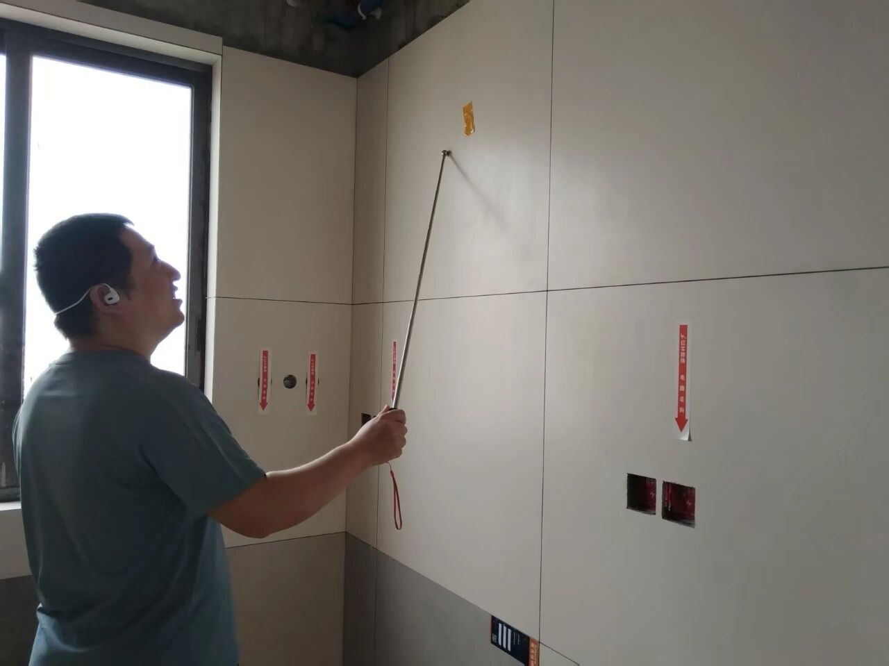 九月秋意漸濃，南京紅牛裝飾工地巡檢步履不停，只為兌現(xiàn)品質(zhì)承諾！