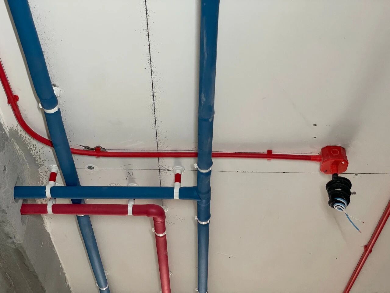 工地巡檢：雙節(jié)同慶，品質(zhì)同行，嚴(yán)把每一道工序，用心守護(hù)夢想家！