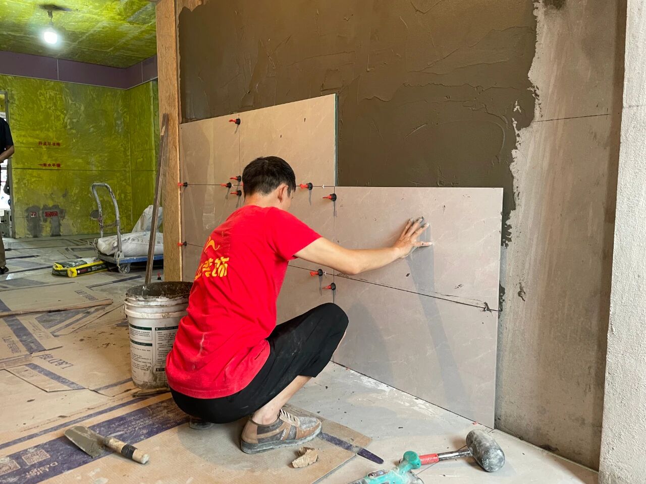 工地巡檢：雙節(jié)同慶，品質(zhì)同行，嚴(yán)把每一道工序，用心守護(hù)夢想家！