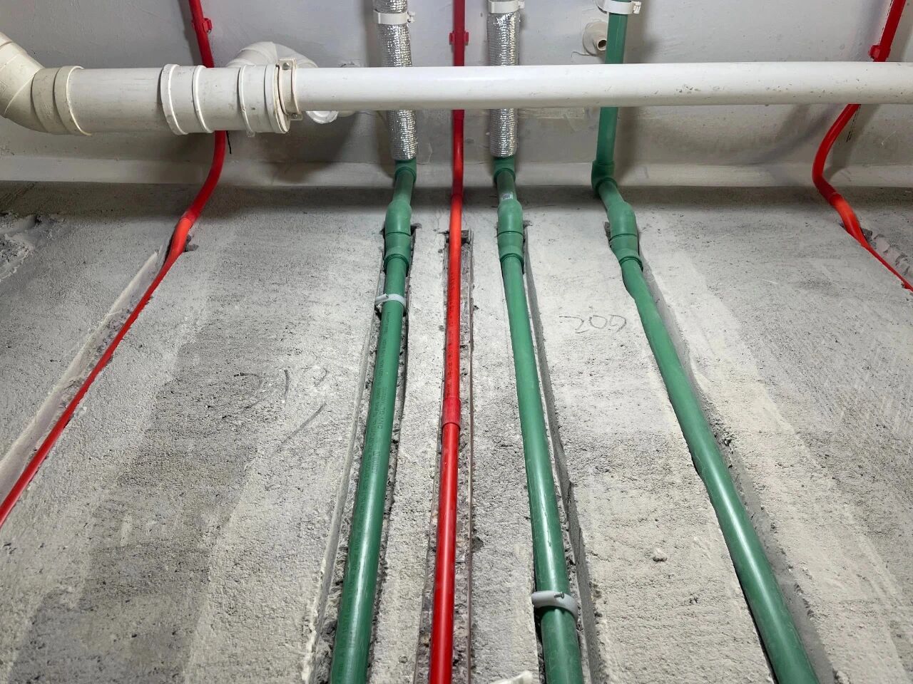 南京比較靠譜的裝修公司？南京紅牛裝飾裝修寶典：新房裝修好多久可以入??？關(guān)鍵在于……